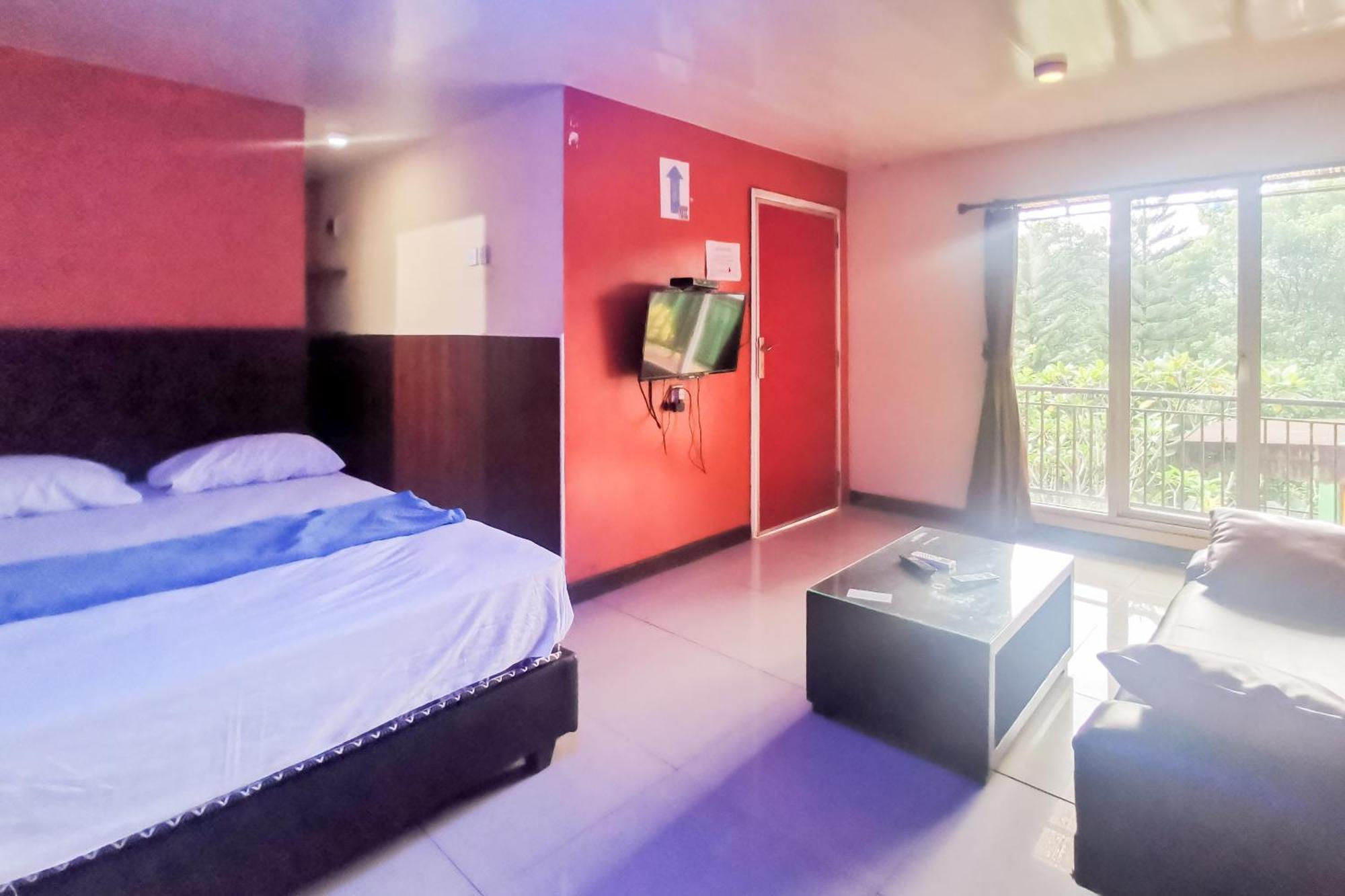 Hotel Container Inn Mitra Reddoorz Gadok Exterior photo