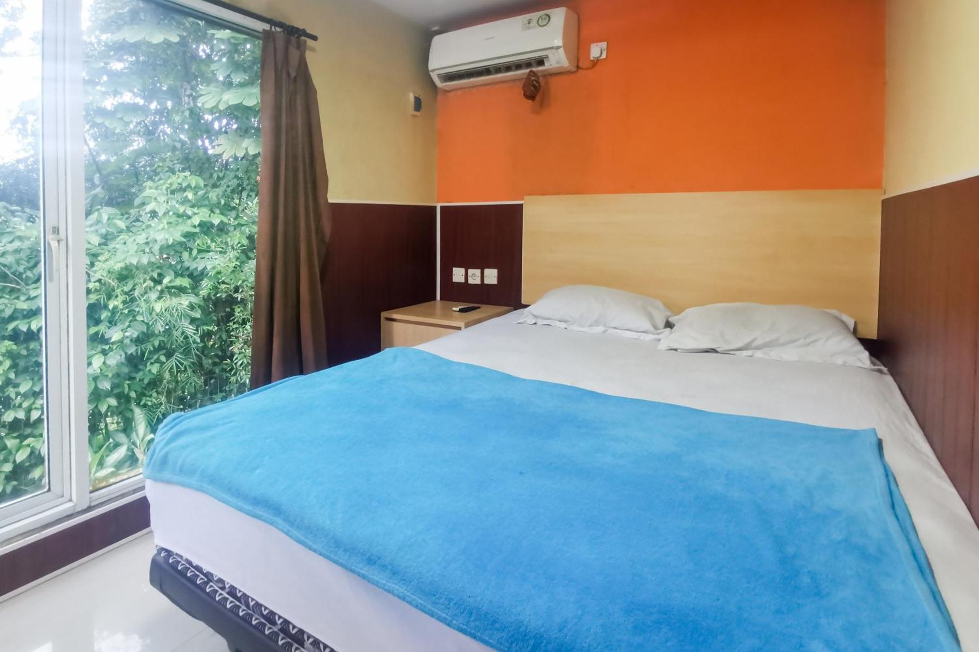 Hotel Container Inn Mitra Reddoorz Gadok Exterior photo
