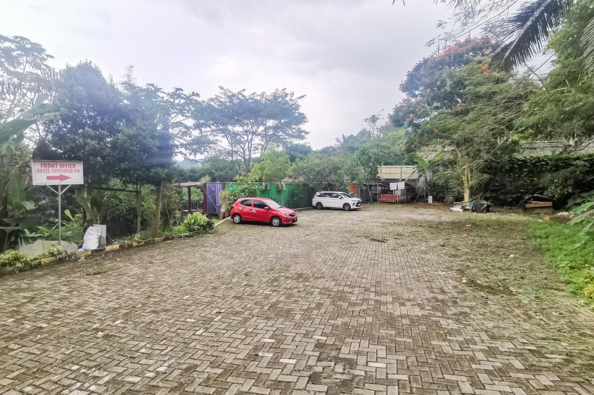 Hotel Container Inn Mitra Reddoorz Gadok Exterior photo